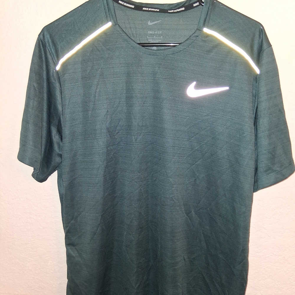Nike Men's Green Dri-FIT Shirt